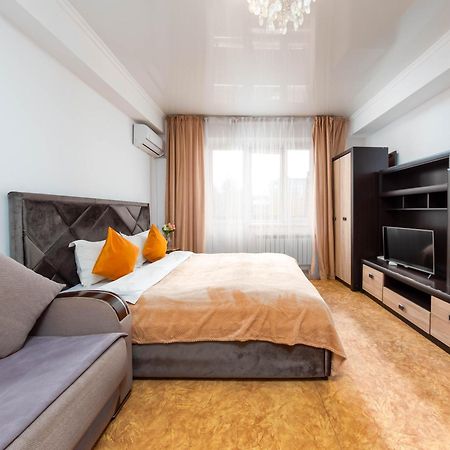 Apartment Оn Makatayeva 5 B Almaty Exterior foto