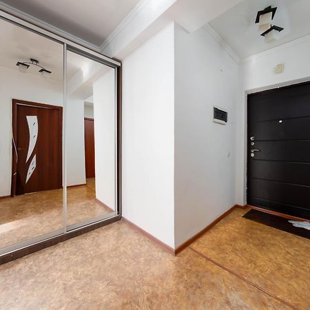 Apartment Оn Makatayeva 5 B Almaty Exterior foto